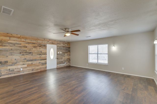 157 Harbor Drive, Gun Barrel City, TX 75156