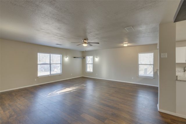 157 Harbor Drive, Gun Barrel City, TX 75156