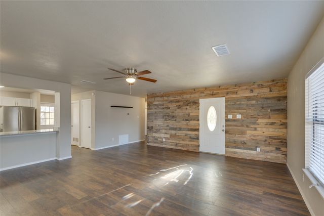 157 Harbor Drive, Gun Barrel City, TX 75156