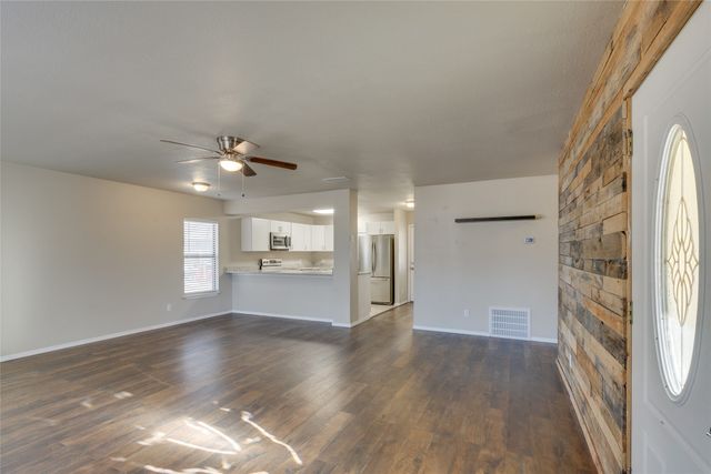 157 Harbor Drive, Gun Barrel City, TX 75156