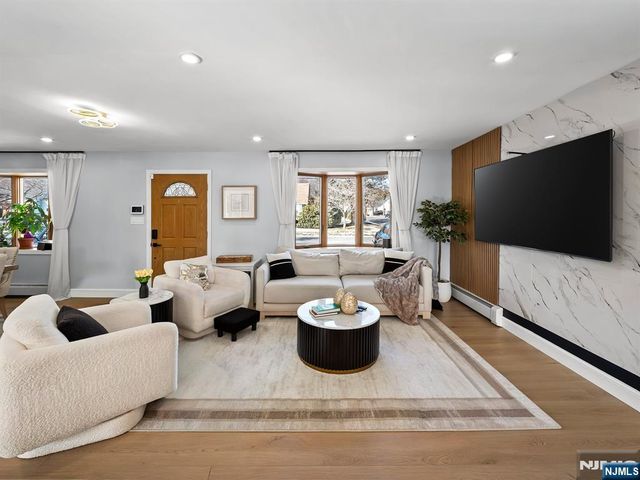 43 Ploch Road, Clifton, NJ 07013
