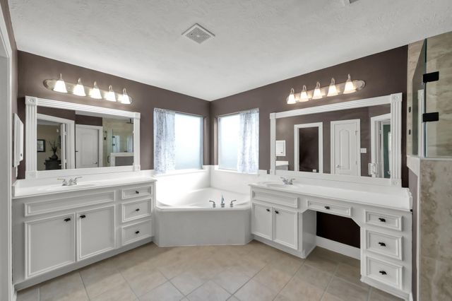 40 Laguna Road, Montgomery, TX 77356