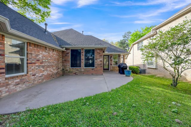 40 Laguna Road, Montgomery, TX 77356