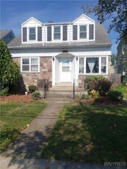 2744 Woodlawn Ave, Niagara Falls, NY 14301