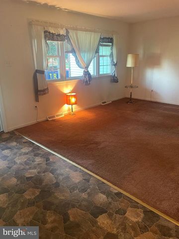 752 GORDON DR, Yardley, PA 19067