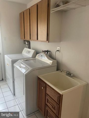 752 GORDON DR, Yardley, PA 19067