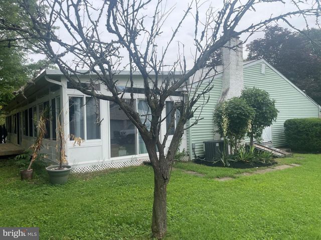 752 GORDON DR, Yardley, PA 19067