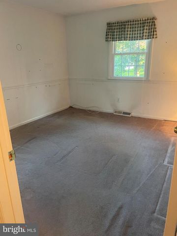 752 GORDON DR, Yardley, PA 19067