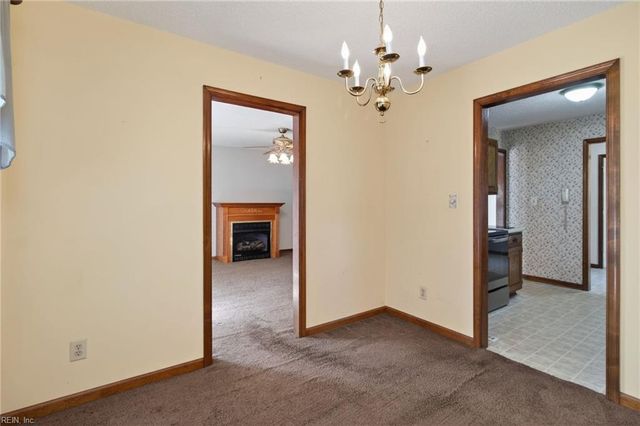 207 Oakwood Ln, Smithfield, VA 23430