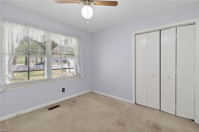 207 Oakwood Ln, Smithfield, VA 23430