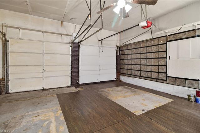 207 Oakwood Ln, Smithfield, VA 23430