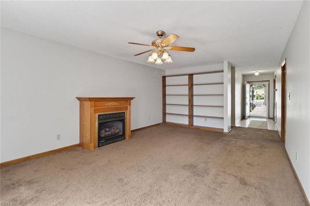 207 Oakwood Ln, Smithfield, VA 23430