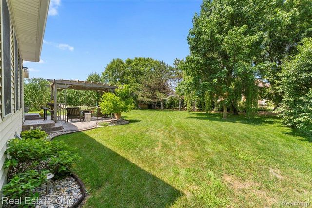 4261 Brest Road, Frenchtown Township, MI 48166