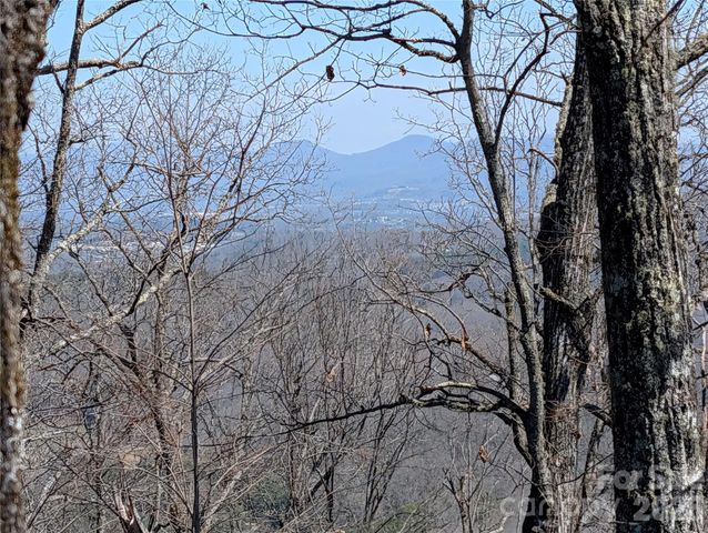 1094 Mills River Way, Horse Shoe, NC 28742
