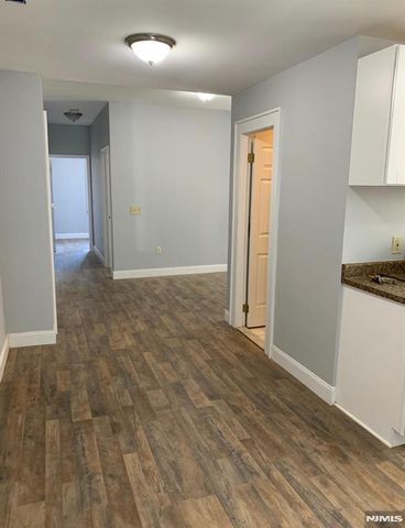 735-737 William Street 2R, Harrison, NJ 07029