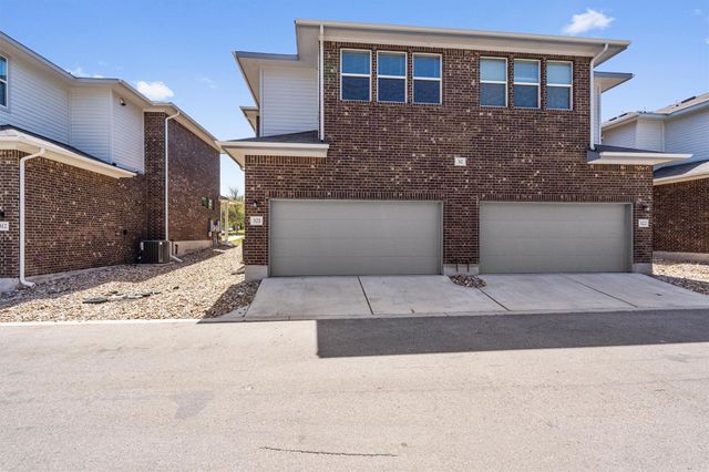 605 W South ST 32, Leander, TX 78641