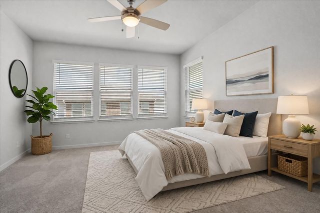 605 W South ST 32, Leander, TX 78641