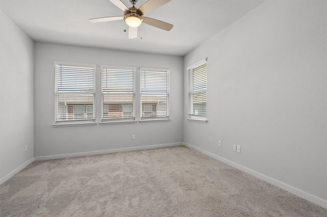 605 W South ST 32, Leander, TX 78641