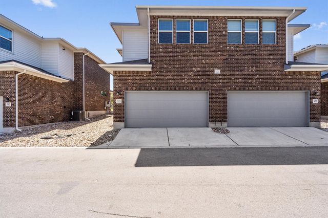 605 W South ST 32, Leander, TX 78641