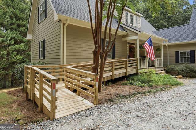907 Rainbow Circle, Cleveland, GA 30528