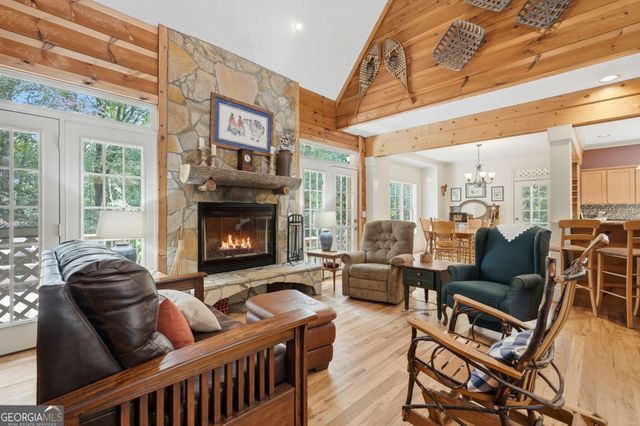 907 Rainbow Circle, Cleveland, GA 30528