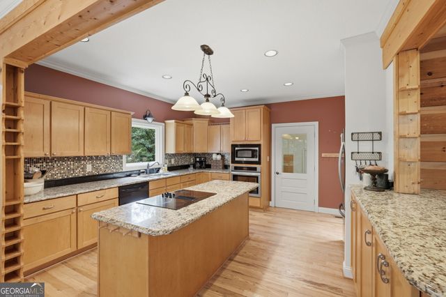 907 Rainbow Circle, Cleveland, GA 30528
