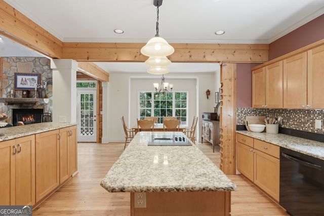 907 Rainbow Circle, Cleveland, GA 30528