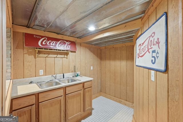 907 Rainbow Circle, Cleveland, GA 30528
