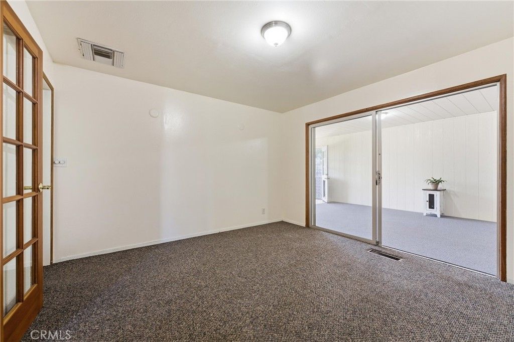 Image 12 of property listing at 7229 Columbia, Lancaster, CA 93536