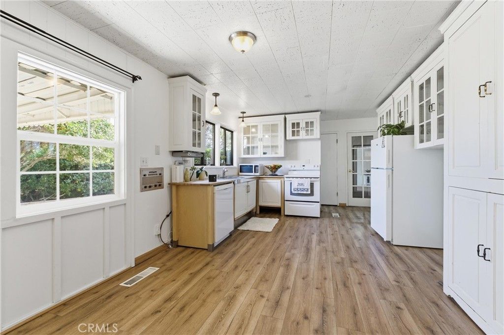 Image 9 of property listing at 7229 Columbia, Lancaster, CA 93536