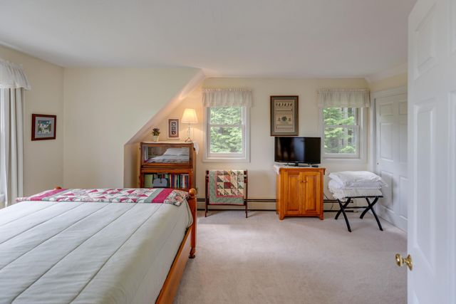 226 Hobart Hill Road, Hebron, NH 03241