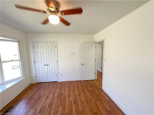 707 Willowmoore Avenue, Thomasville, NC 27360