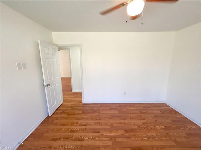 707 Willowmoore Avenue, Thomasville, NC 27360