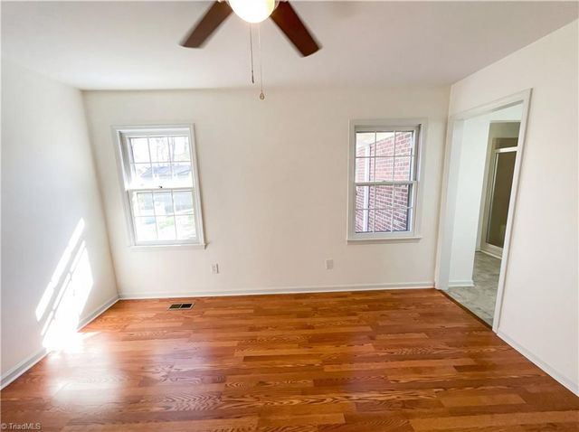 707 Willowmoore Avenue, Thomasville, NC 27360