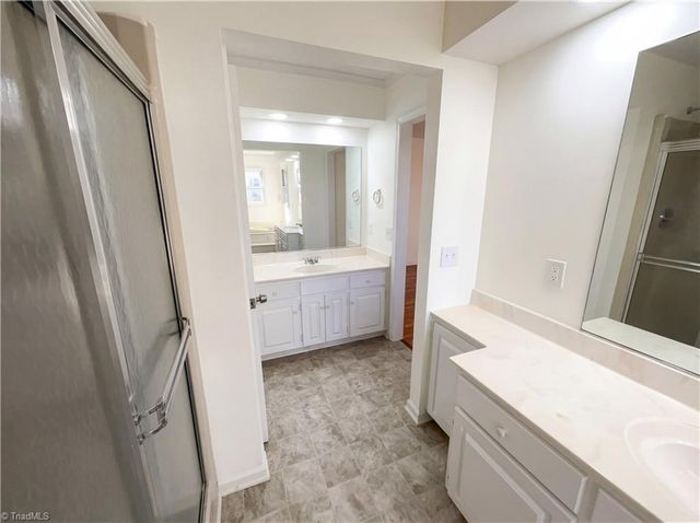 707 Willowmoore Avenue, Thomasville, NC 27360