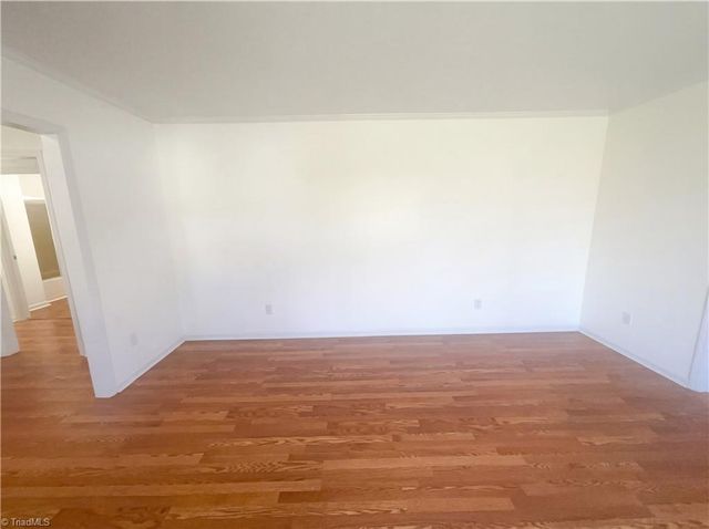 707 Willowmoore Avenue, Thomasville, NC 27360