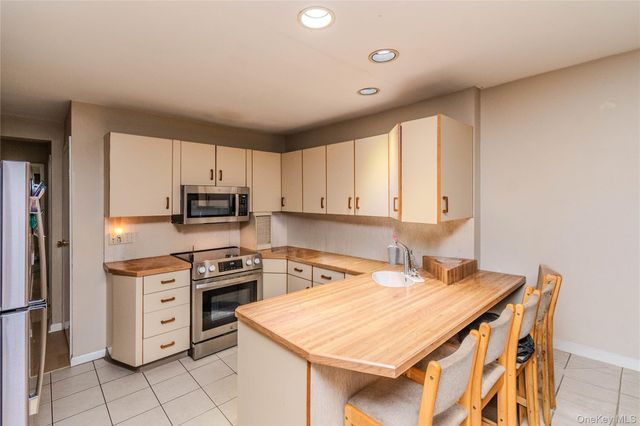 34 Scarborough Lane A, Wappingers Falls, NY 12590