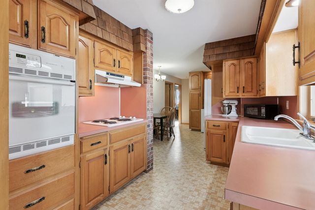 506 Alpine Drive, Waterloo, IA 50702