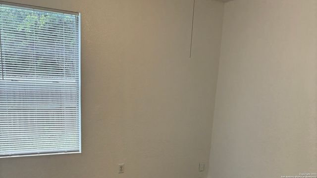 6313 GREEN TOP DR, San Antonio, TX 78233