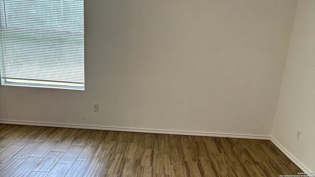6313 GREEN TOP DR, San Antonio, TX 78233