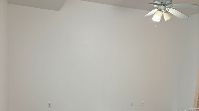6313 GREEN TOP DR, San Antonio, TX 78233
