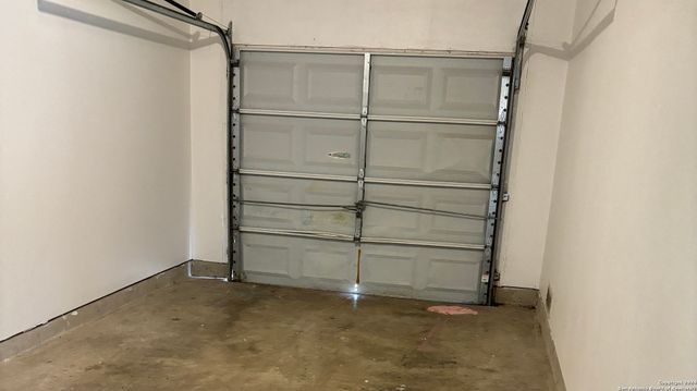 6313 GREEN TOP DR, San Antonio, TX 78233
