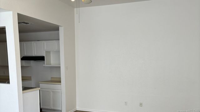6313 GREEN TOP DR, San Antonio, TX 78233