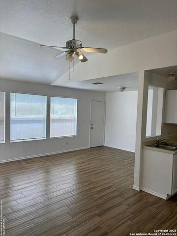 6313 GREEN TOP DR, San Antonio, TX 78233