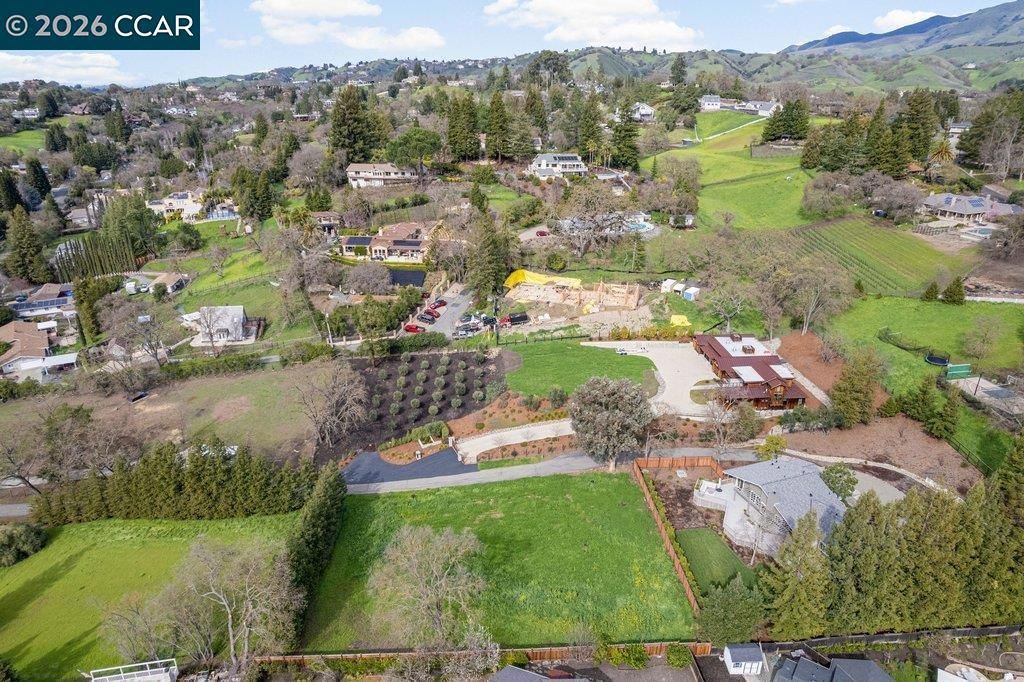 Image 10 of property listing at 550 550 El Pintado, Danville, CA 94526