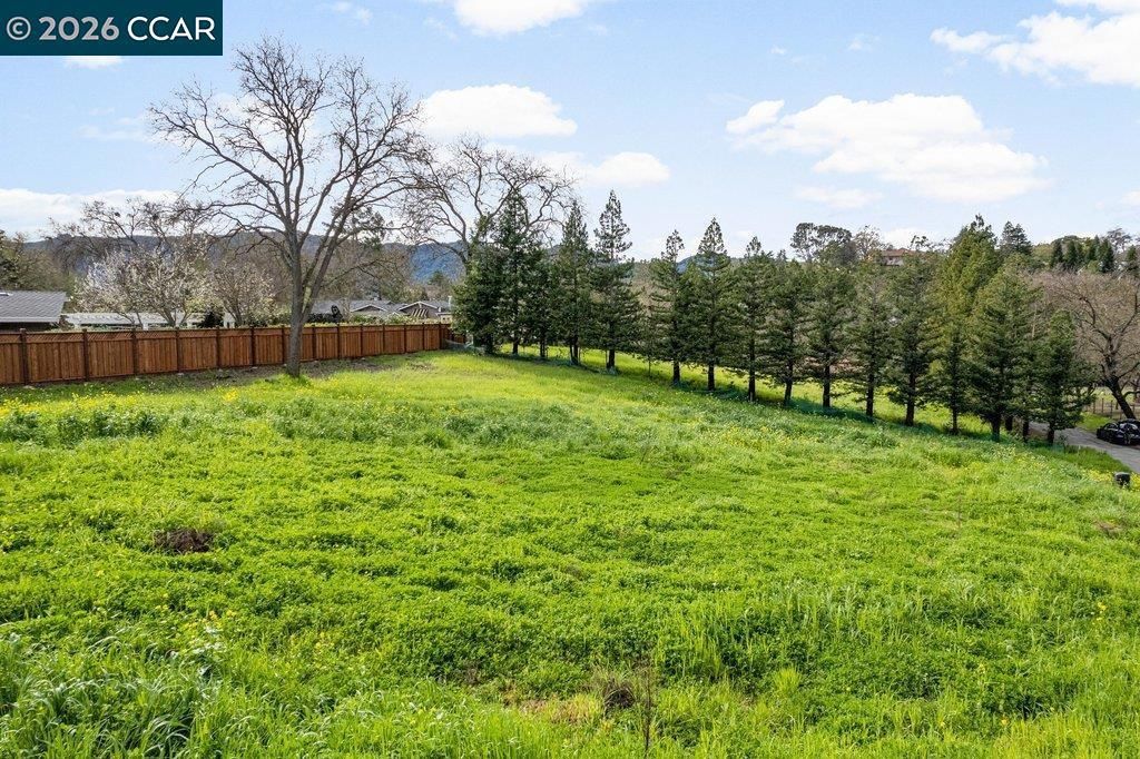 Image 15 of property listing at 550 550 El Pintado, Danville, CA 94526