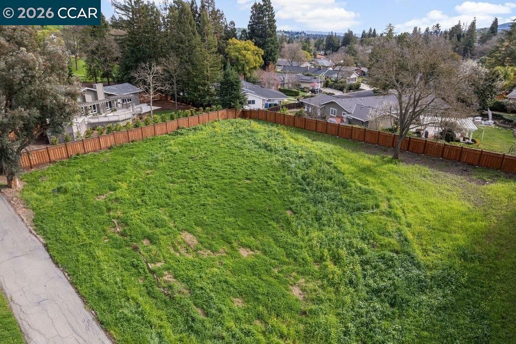 Image 3 of property listing at 550 550 El Pintado, Danville, CA 94526