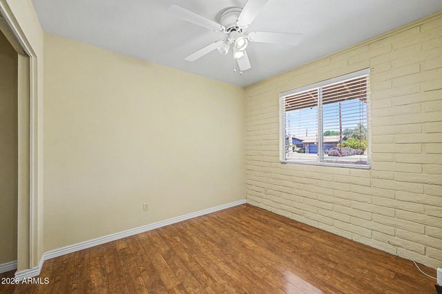 3827 E SHANGRI LA Road, Phoenix, AZ 85028