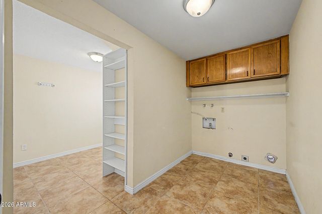 3827 E SHANGRI LA Road, Phoenix, AZ 85028