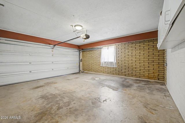 3827 E SHANGRI LA Road, Phoenix, AZ 85028